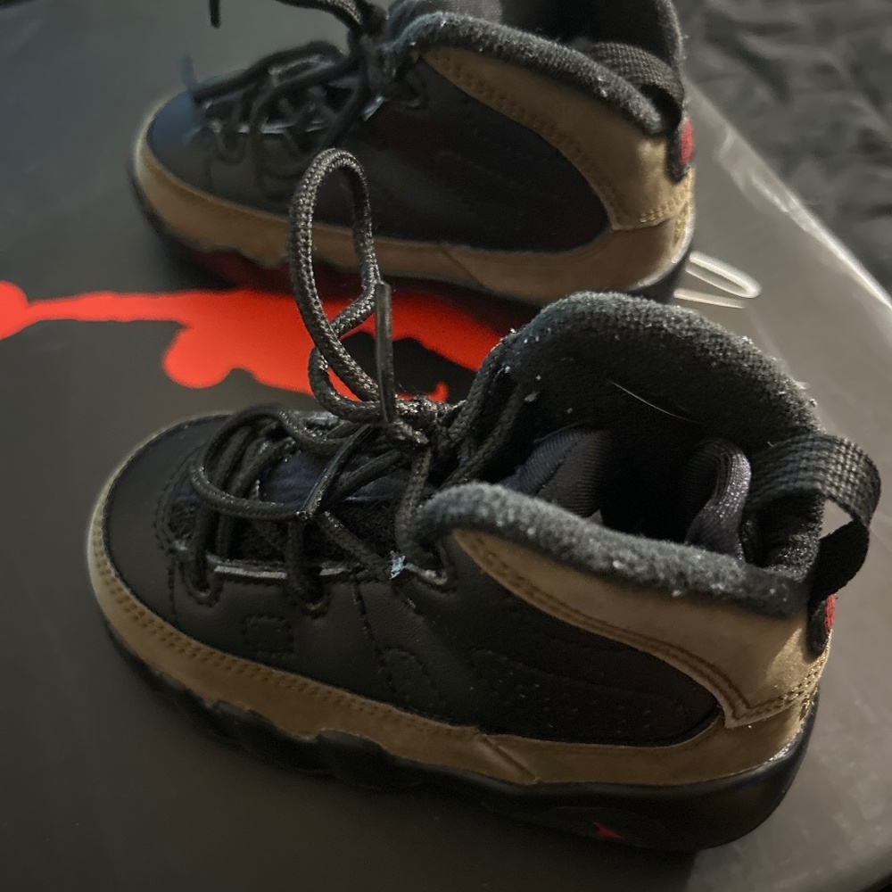 Jordan olive 9s